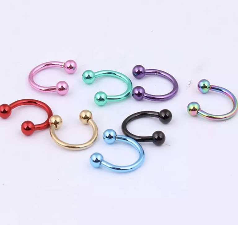 Horseshoe Lip Ring ⋆ The Look Boutique